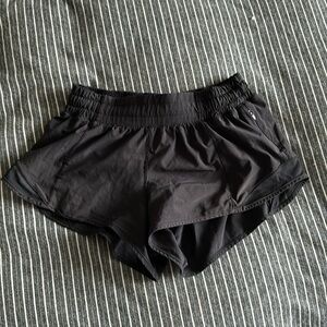 Lululemon black hotty hot shorts 2.5 in